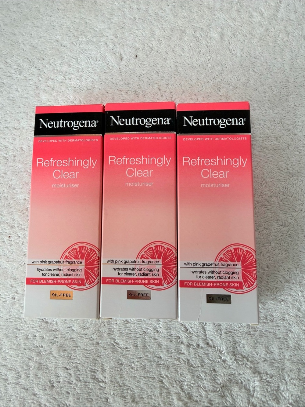 3 - Neutrogena Refreshingly Clear Moisturiser - Pink Grapefruit NIB